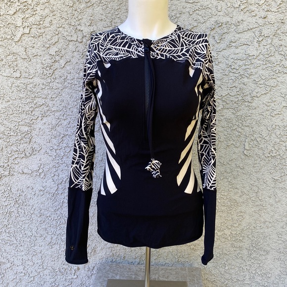 Lululemon Athletics Shanti Surf Rashguard Stripes Leaves Swim Suit Shirt Top - Picture 2 of 13